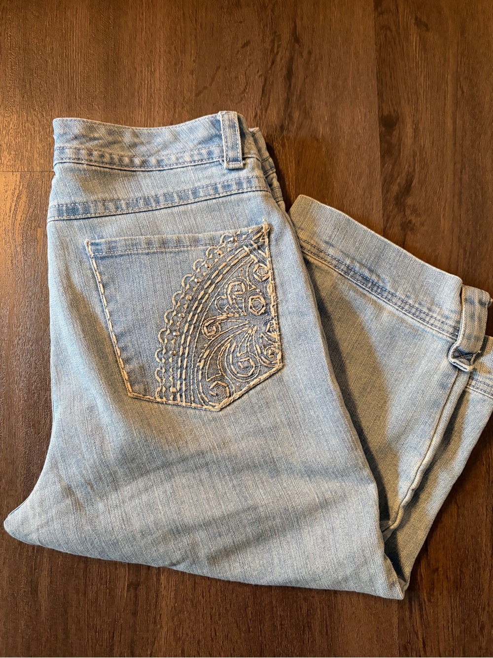 Gloria Vanderbilt Light Blue Caprice with Embroidered Pocket